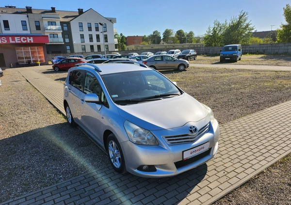 Toyota Verso cena 23900 przebieg: 288000, rok produkcji 2009 z Piła małe 436